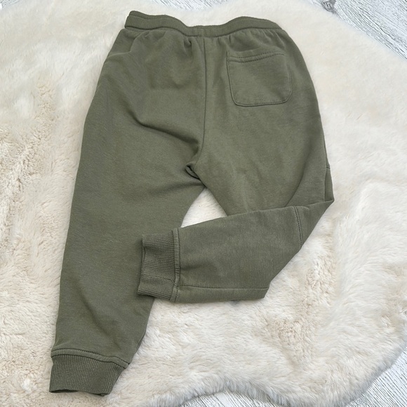 Tommy Bahama - Striped Gray Hoodie and Olive Pants Set - Picture 7 of 9